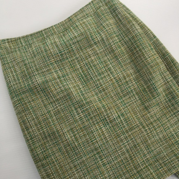 J. Crew Dresses & Skirts - J. Crew Green Tweed Pencil Skirt Size 4